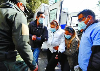 Limpias admite que Áñez goza de privilegios