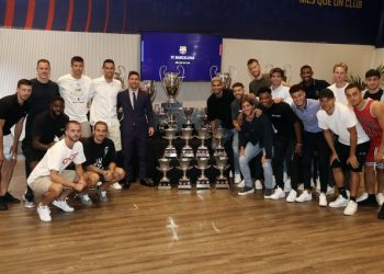 Lluvia de homenajes a Messi tras su despedida del Barça