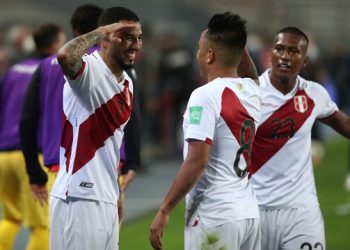 Perú venció 2-0 a Chile en clásico del Pacífico por clasificatoria