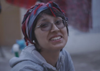 La cineasta afgana Shahrbanoo Sadat: ‘Si sobrevivo, mi cine habrá cambiado para siempre’