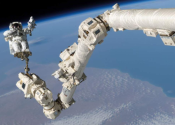 Primera caminata espacial en la ISS sin estadounidenses ni rusos