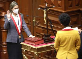 Castillo tendrá como jefa del Congreso peruano a opositora moderada