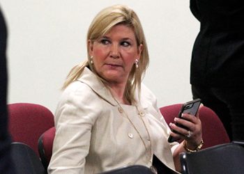 Condenan a 10 años de cárcel a esposa de expresidente salvadoreño Antonio Saca por lavado de dinero