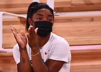 Simone Biles, inscrita para la final de barra de equilibrio del martes