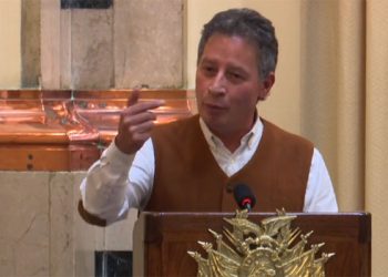 Navarro dice que en 2019 la Iglesia ‘bendijo’ la violencia y represión