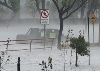 Fuerte granizada e intensa lluvia causan inundaciones y destrozos en Tarija