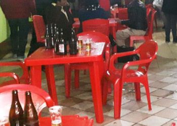 En El Alto clausuran dos locales y detienen a nueve personas por infringir restricciones por el COVID-19