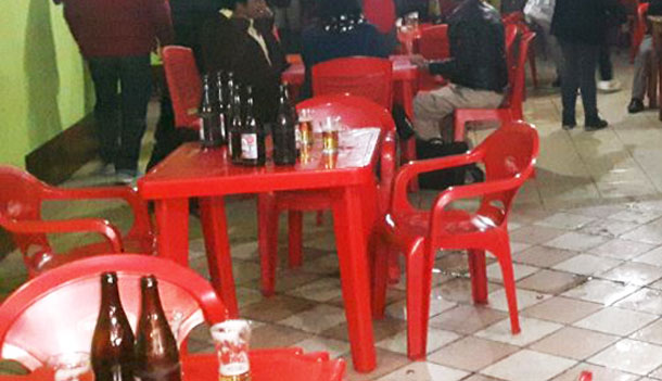En El Alto clausuran dos locales y detienen a nueve personas por infringir restricciones por el COVID-19