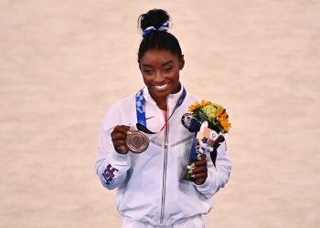 Biles después de ganar su balsámico bronce: ‘No somos atracciones’