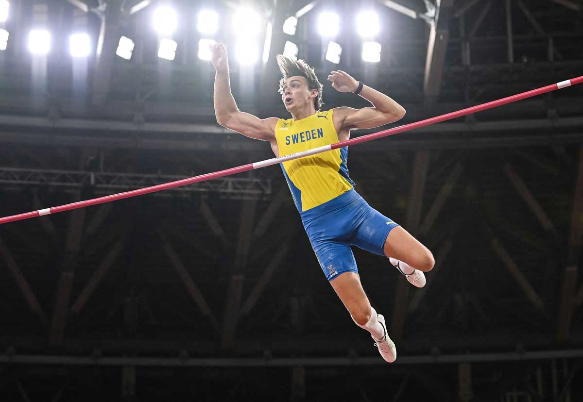 El sueco Armand Duplantis gana su primer oro olímpico en el salto con garrocha