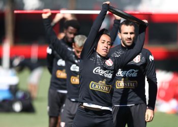 Paraguay-Perú, duelo con pronóstico reservado en el arranque de cuartos de la Copa