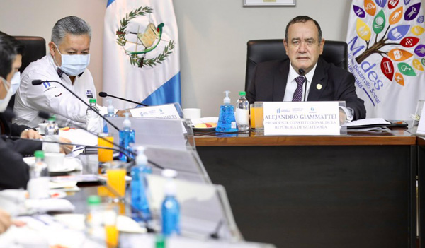 Guatemala prohíbe protestas opositoras porque ‘alborotan’ la pandemia