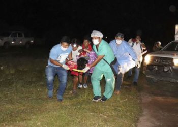 Siete muertos, seis niños entre ellos, al caer camioneta a abismo en ruta de Perú
