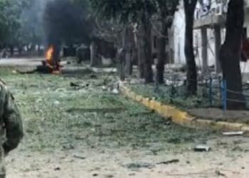 Ataque con coche bomba atribuido a ELN deja 36 heridos en unidad militar en Colombia