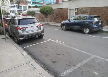 El plan de los parqueos tarifados sigue en vigencia. FOTO: GAMLP