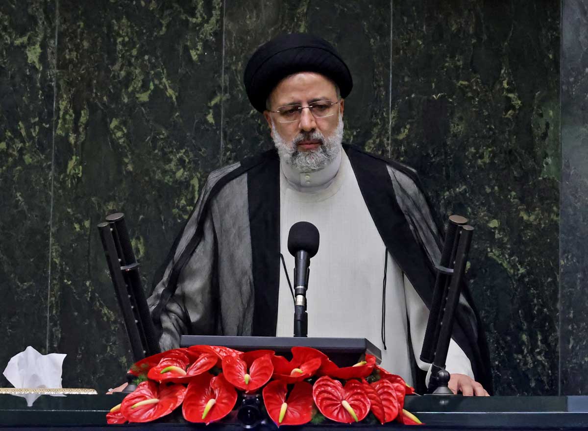 El nuevo presidente iraní Raisi investido por el Parlamento