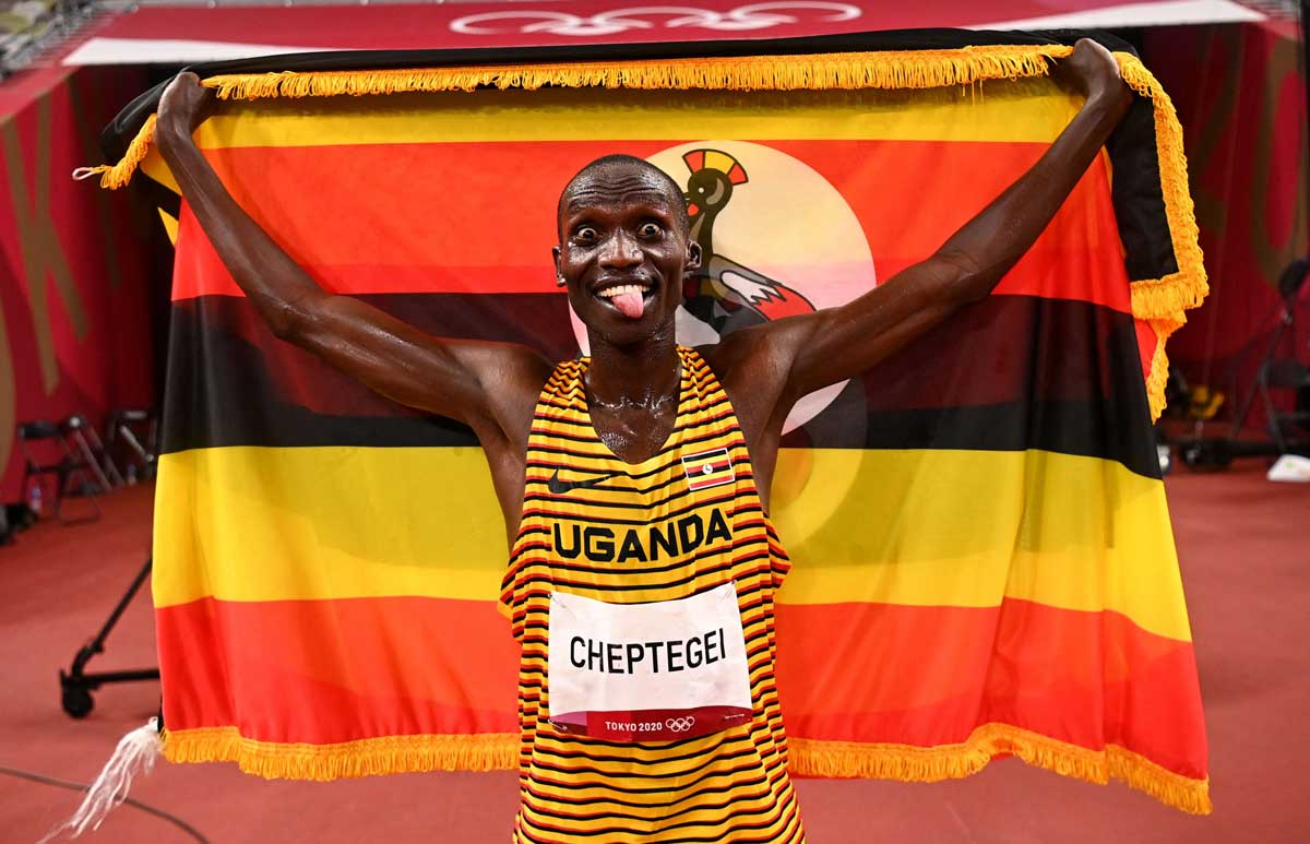 El ugandés Cheptegei gana los 5.000 metros y logra su primer título olímpico