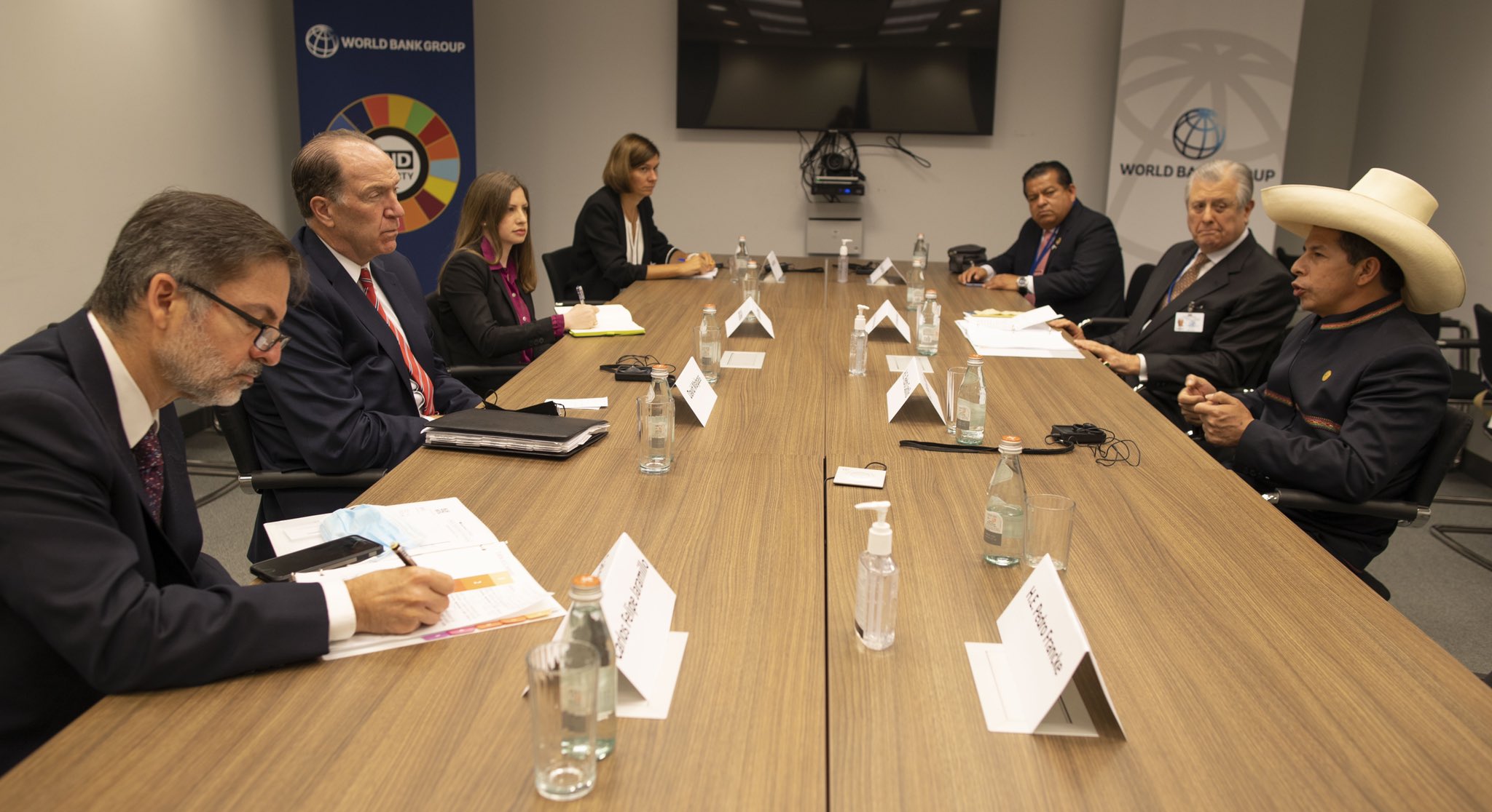 Presidente del Banco Mundial alienta reforma tributaria en Perú