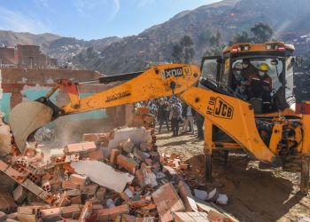 Destruyen siete construcciones ilegales en el bosquecillo de La Paz