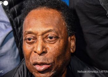 Pelé, ‘estable’, tras regresar brevemente a cuidados intensivos