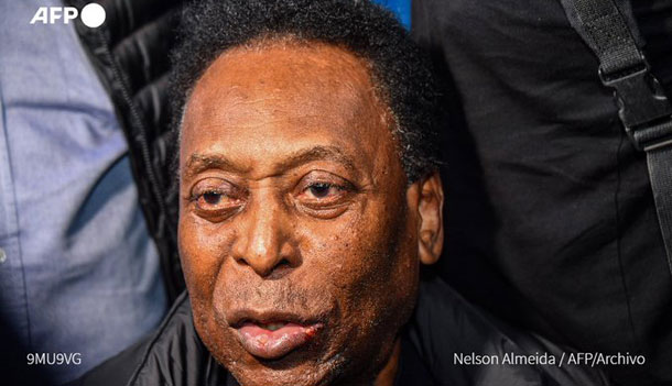 Pelé, ‘estable’, tras regresar brevemente a cuidados intensivos