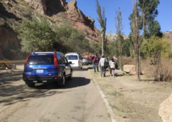 Habilitan paso vehicular y peatonal provisional tras deslizamiento hacia Mallasa