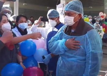 El exvicepresidente Víctor Hugo Cárdenas vence el COVID-19 y es dado de alta
