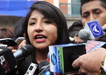 Reguladora de la seguridad social indaga si se vacunó a Evaliz, hija del expresidente Morales