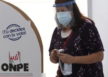 Perú habilita centros de votación para balotaje entre Fujimori y Castillo