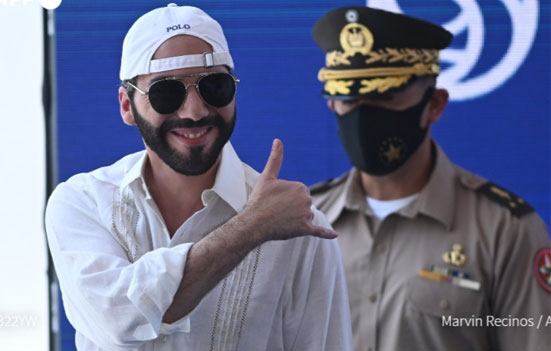 Bukele ironiza y se autodenomina ‘Dictador de El Salvador’ en Twitter