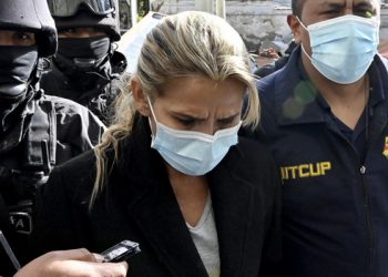 Abogado dice que el IDIF recomendó que Áñez sea trasladada a un hospital