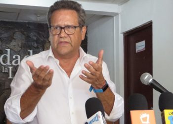 Arturo Cruz, aspirante a la presidencia de Nicaragua, es detenido al regresar de EEUU