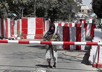 Talibanes siguen tomando ciudades y se acercan a Kabul
