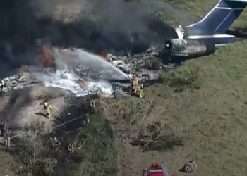 Un avión se estrella en EEUU y sobreviven las 21 personas a bordo
