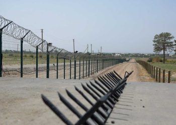 Uzbekistán afirma que ‘forzó el aterrizaje de 46 aeronaves afganas que ingresaron en su espacio aéreo’