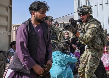 Pánico en Kabul tras toma del poder de los talibanes en Afganistán