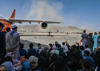 Soldados de EEUU matan a dos hombres armados en aeropuerto de Kabul
