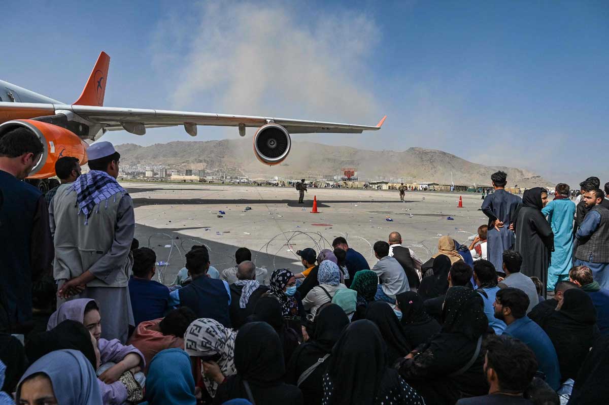 Soldados de EEUU matan a dos hombres armados en aeropuerto de Kabul