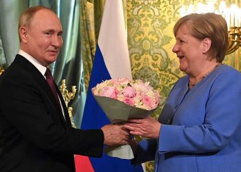 En su adiós a Moscú, Merkel aboga por el diálogo con Putin