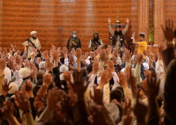 Oración del viernes cargada de mensajes políticos en Afganistán