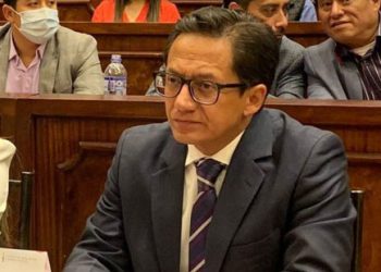Justicia de Ecuador sentencia a tres años de cárcel a exombudsman por abuso sexual