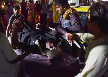 Al menos 5 muertos y heridos en explosión cerca de aeropuerto en Kabul, según último recuento