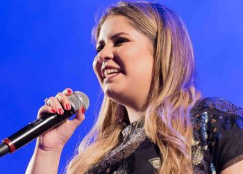Popular cantante brasileña Marília Mendonça muere en accidente aéreo