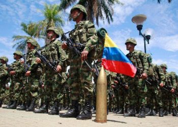 Tres militares y un civil mueren en atentado con explosivos en Colombia