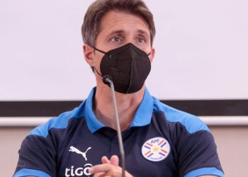 Barros Schelotto hace primera convocatoria de Paraguay para partidos ante Chile y Colombia