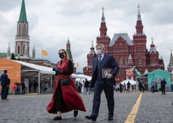 Rusia impone vacaciones pagadas para contener el COVID-19