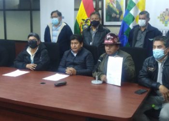 Gobierno y trabajadores de AASANA firman acta de acuerdo y suspenden paro indefinido