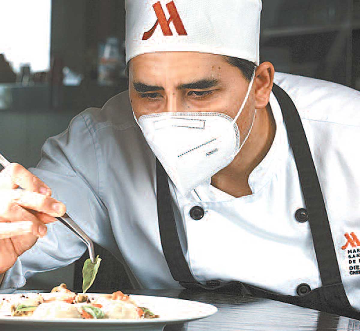 Diego Soto: Un chef de lujo en la cocina del Hotel Marriott Santa Cruz