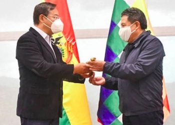 Arce viaja a Brasil para reunirse con residentes y el mayor ente sindical de trabajadores