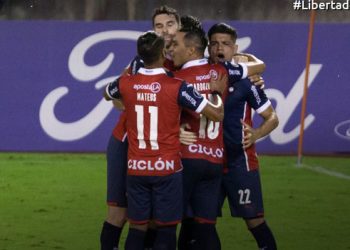 Cerro Porteño vence 1-0 a La Guaira y se acerca a octavos de final en la Libertadores